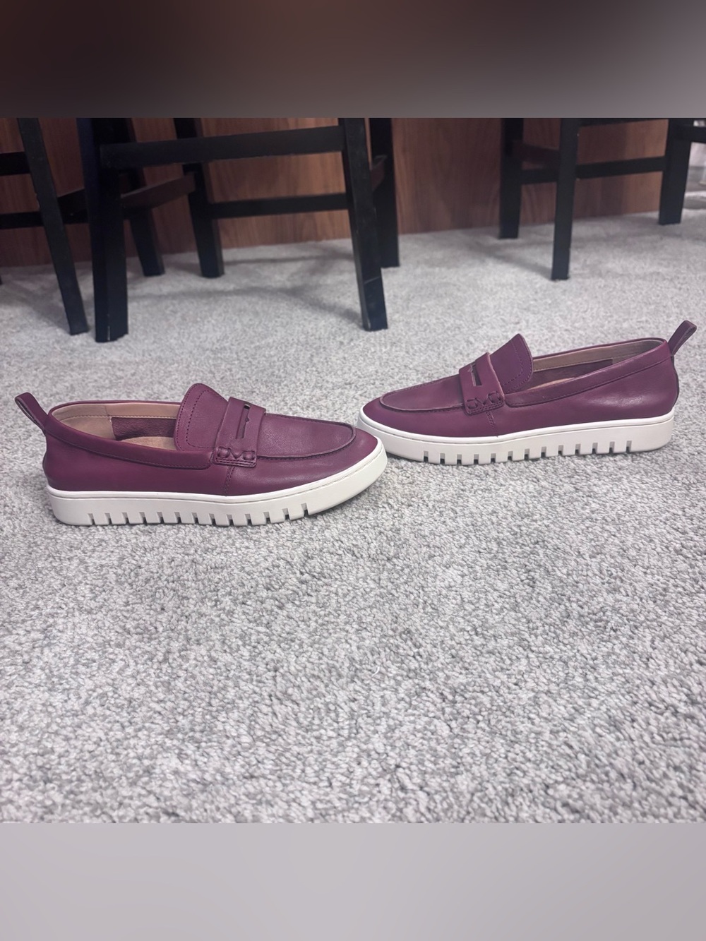Vionic Women's Slip-On Loafer in Burgundy Size 8